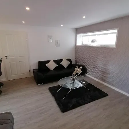 Sharky In Bahnhofsnaehe 아파트 *