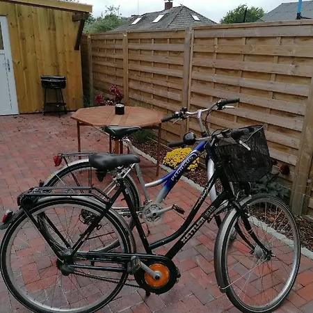 Sharky In Bahnhofsnaehe 아파트 니불